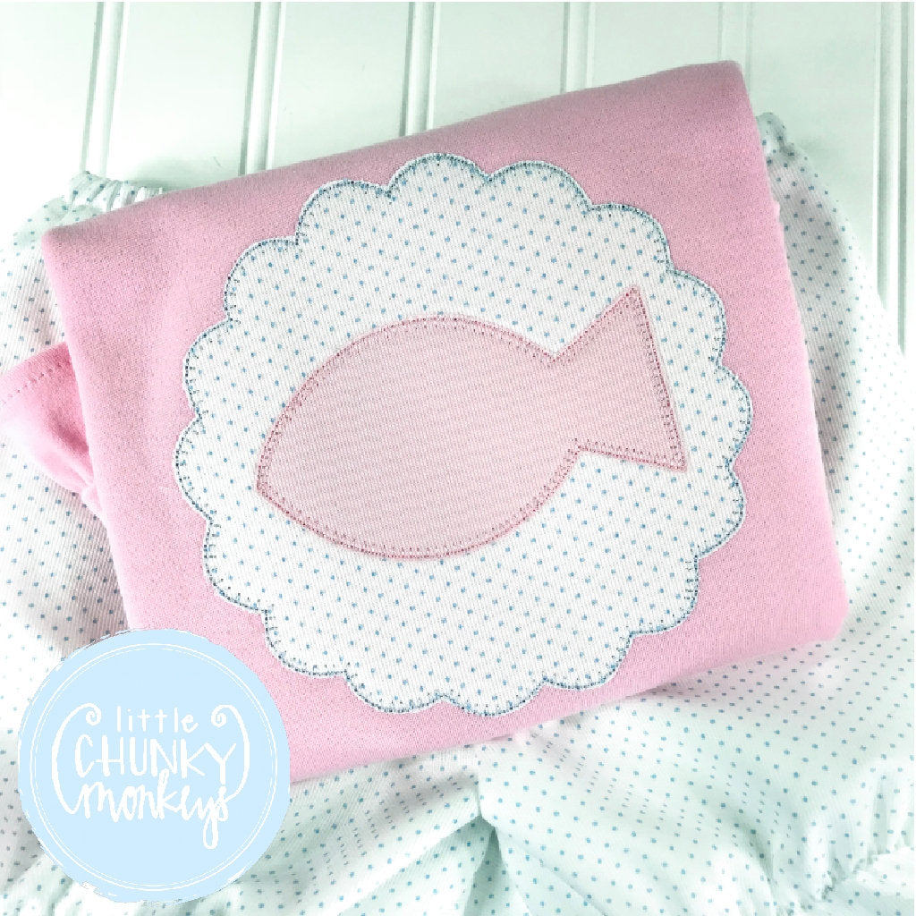 Girl outfit - Girl Shirt - Applique Fish with Scallop on Light Pink Shirt
